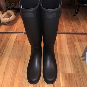 Hunter Rain Boots- Women’s Refined